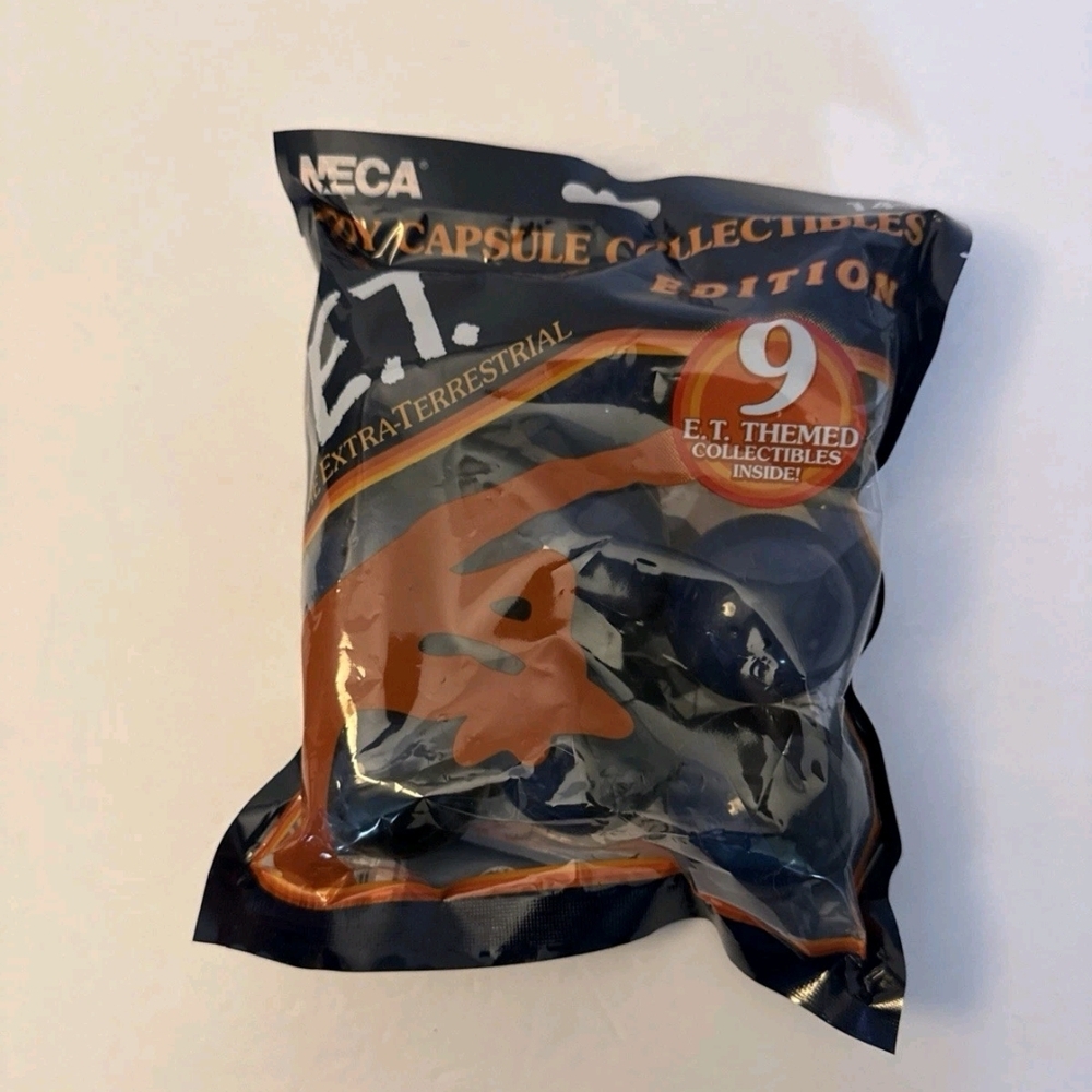 E.T. Extra-Terrestrial Collectible Action Figure - Black